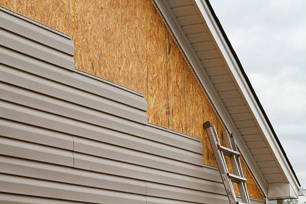 Professional Wood Siding technician working in Westminster, SC